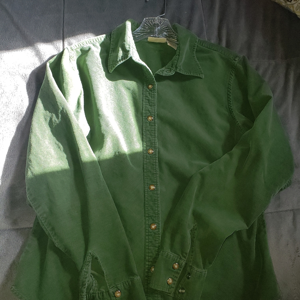 COPY - Long sleeve corduroy shirt with snap buttons